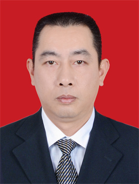 李偉超（紅底，有領(lǐng)帶）.jpg